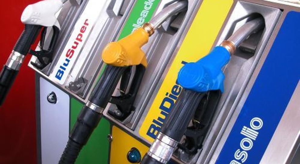 Distributore benzina e autolavaggio Provincia Varese